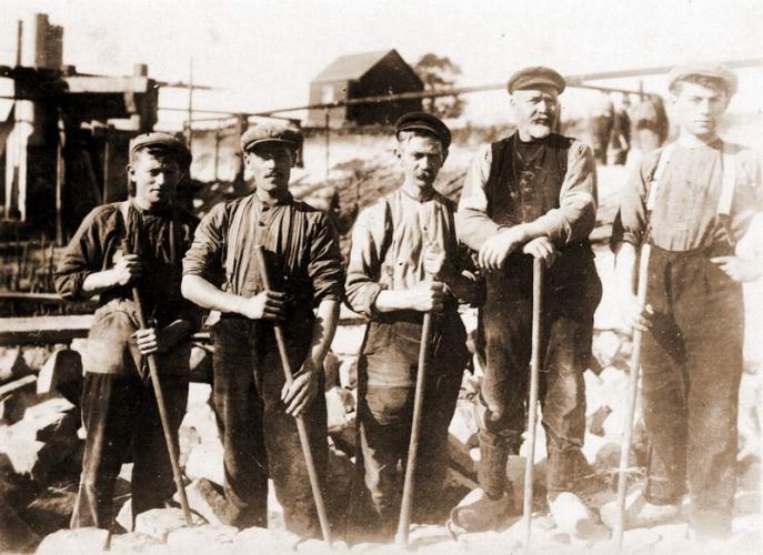 Uilke Veersma(1874-1958) midden